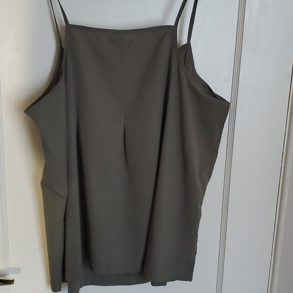Spaghetti strap tank - Picture 3 of 3